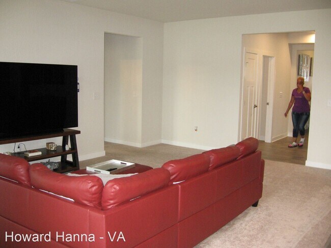 Foto del edificio - 3 br, 2 bath House - 511 Spring Hill Place