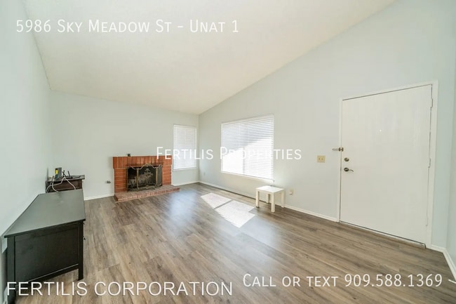 Foto del edificio - 5986 Sky Meadow St