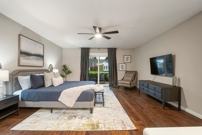 Building Photo - Traveler's Delight! Southern Hills/ORU/Riv...