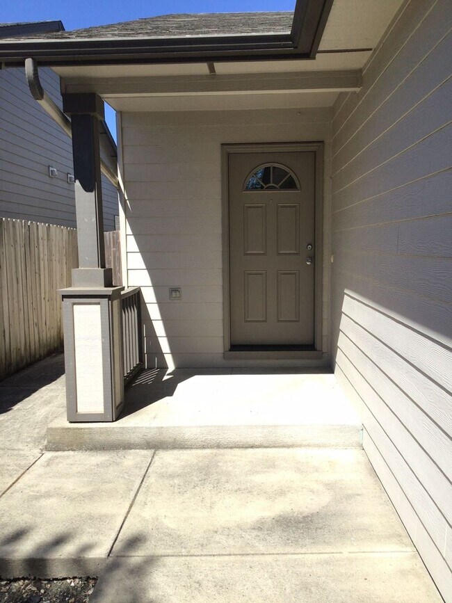 Foto del edificio - 620-622 Ecols St S Monmouth, OR 97351