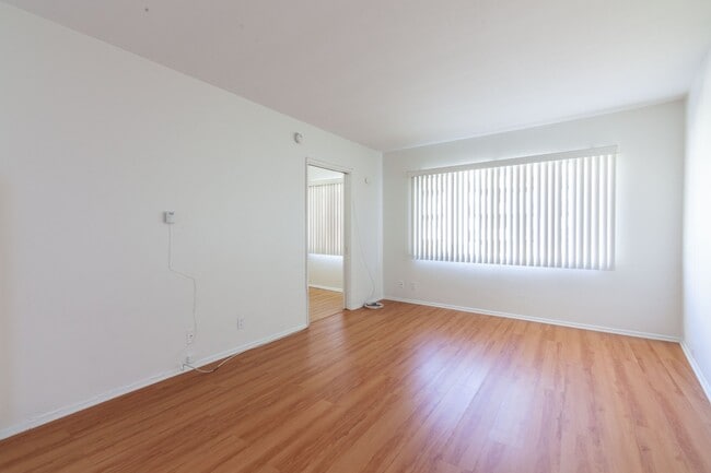 Building Photo - 667-669-669 Levering Ave