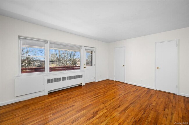 Building Photo - 437 Pelham Rd