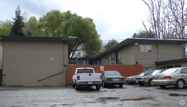 Building Photo - 315 T St