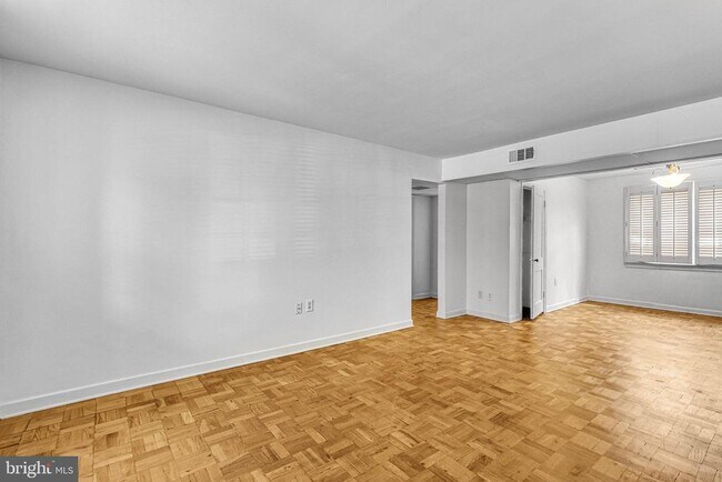 Foto del edificio - 6609 Potomac Ave
