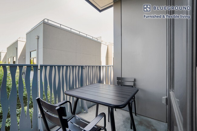 Building Photo - 690 Long Bridge St