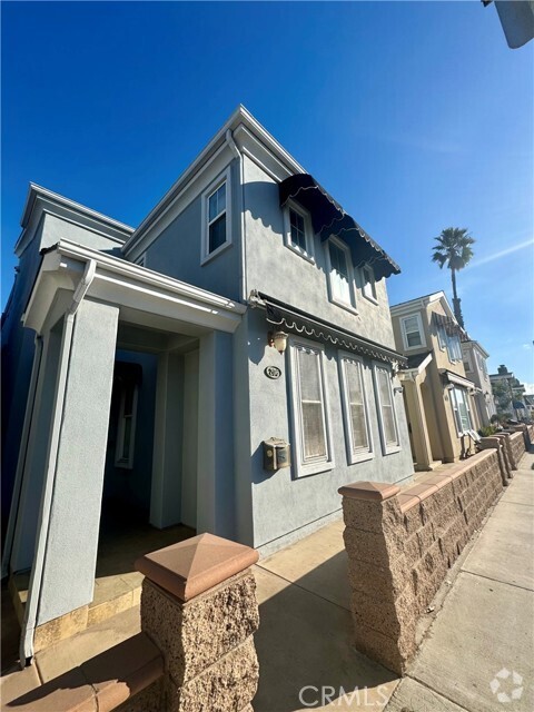 Building Photo - 206 E Balboa Blvd