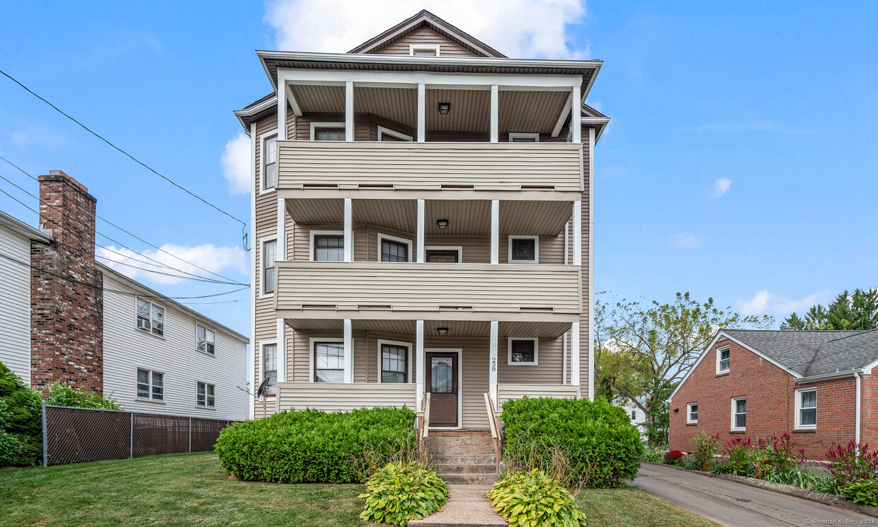 Primary Photo - 238 Booth St