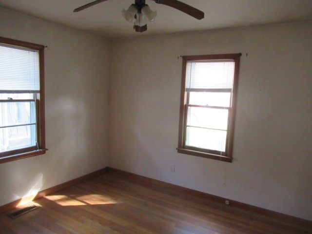 Building Photo - 107 E Houghton St