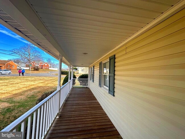 Building Photo - 7517 Fisher Dr
