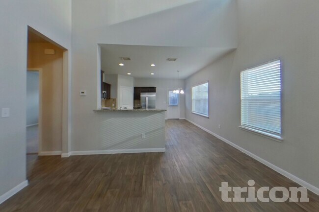 Foto del edificio - 15012 Custis Ln