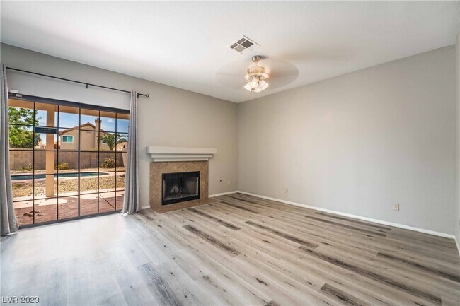 Building Photo - 341 Lander Dr