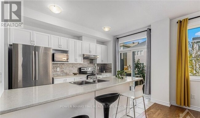 Building Photo - 932 Kilbirnie Dr