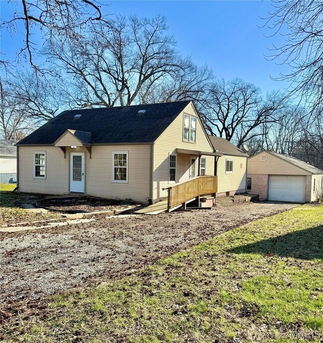 Building Photo - 56 Pine Trail