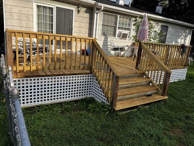 new back deck - 5 Dogwood Ln