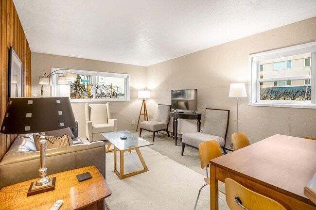 Interior Photo - Stringfellow 540