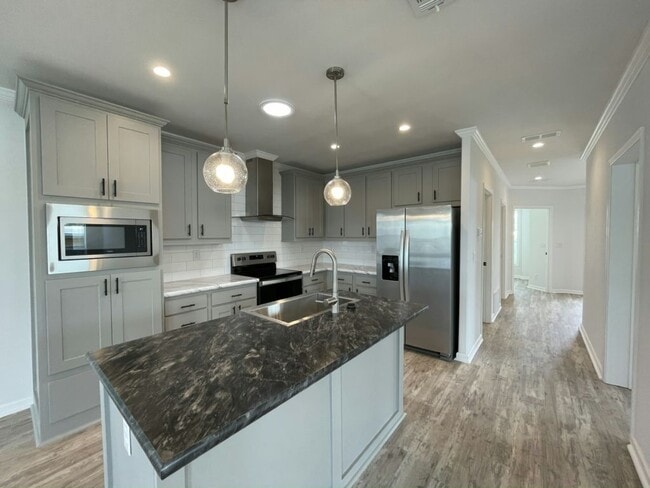 Building Photo - 960 Zacapa Ave