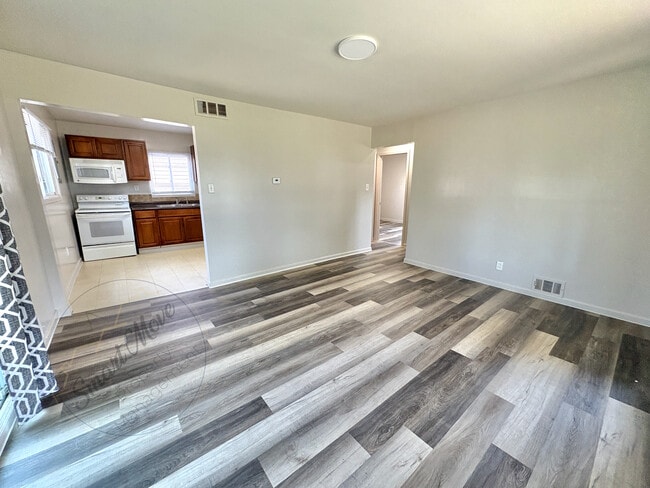 Building Photo - 14449 Myrand St