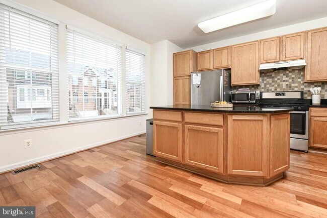 Foto del edificio - 829 Valemount Terrace NE