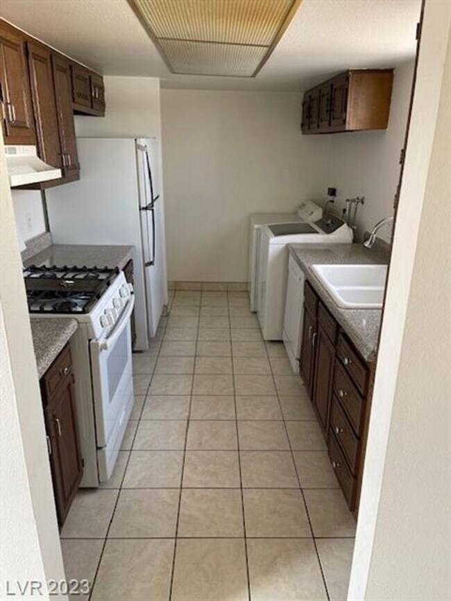 Foto del edificio - 3909 Cambridge St.