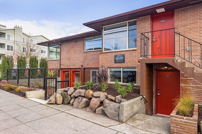 Building Photo - Modernized Beauty: Newly Updated 3-Bed, 1-...