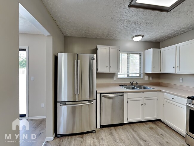 Building Photo - 888 Riggsby Rd