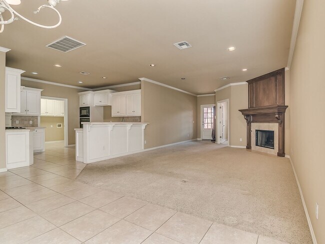 Building Photo - Spacious Edmond Gem with Bonus Room & Cove...