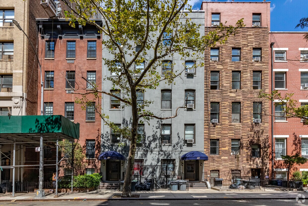 Building Photo - 37-39 W 16th St