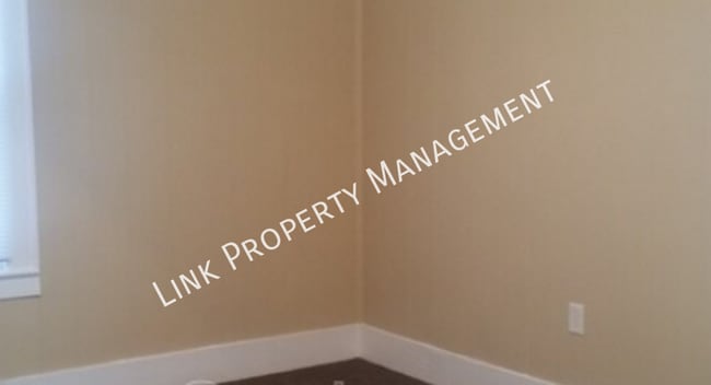 Building Photo - 210 S Moore Rd