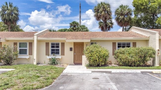 Foto del edificio - 3034 NW 69th Ct