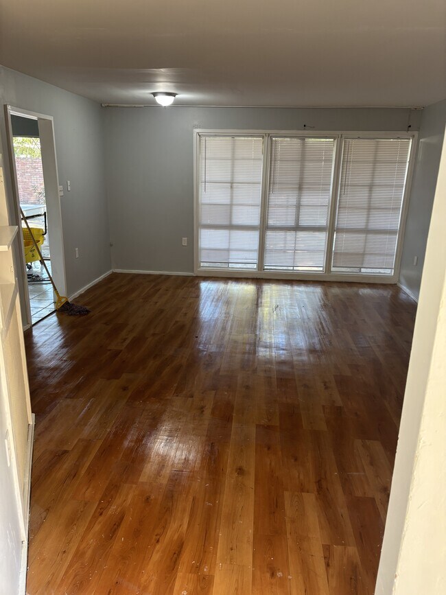 Foto del edificio - 2221 20th Ave