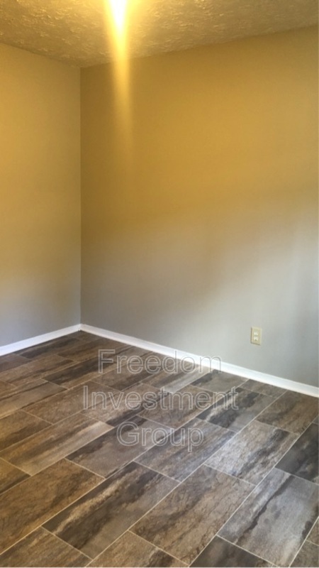Building Photo - 5239 Pocahontas Dr
