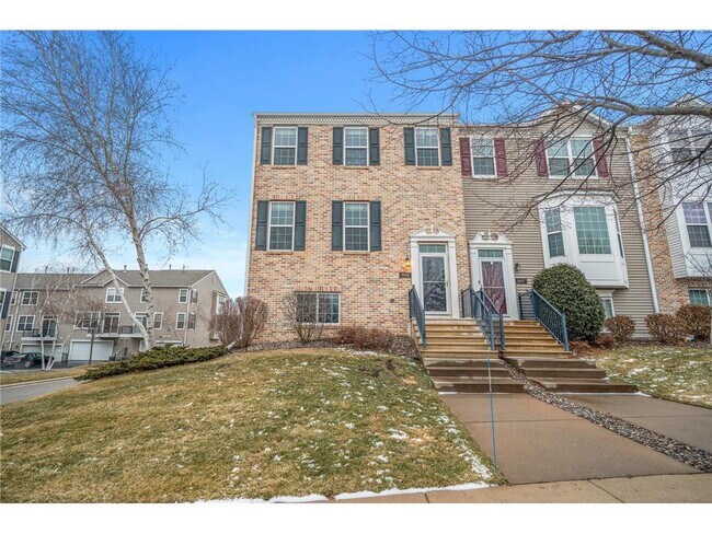 Building Photo - 9995 Wildflower Dr
