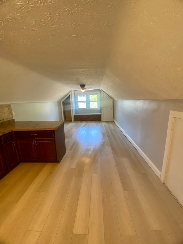958 Hunt St Akron, OH 44306 – photo 4