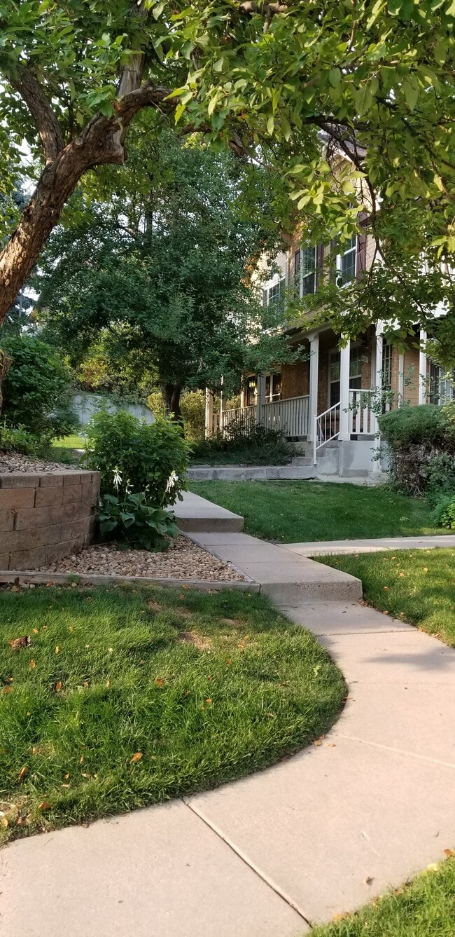 Privet Walk to end unit - 415 Pheasant Run Townhome