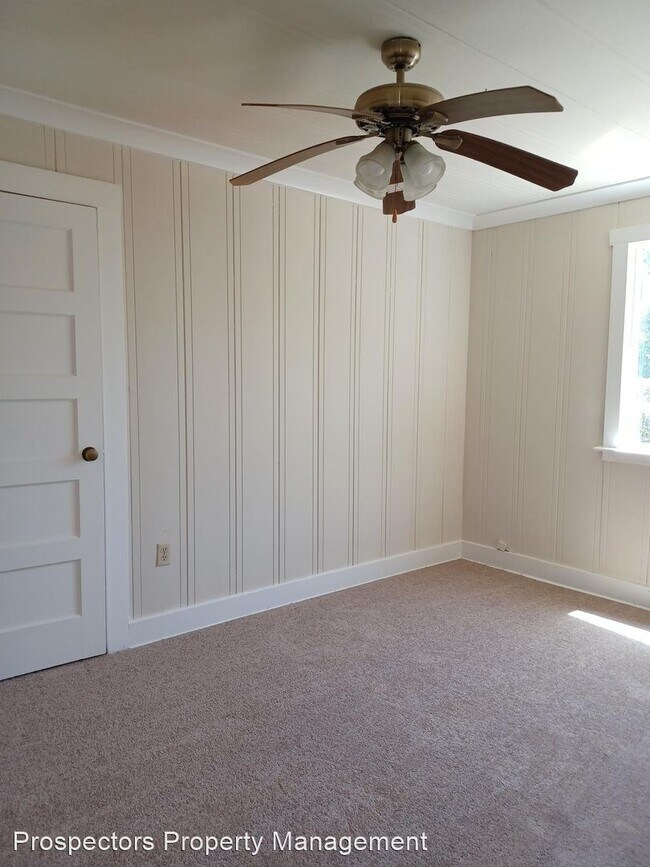Building Photo - 2 br, 1 bath House - 9550 Monterey #C