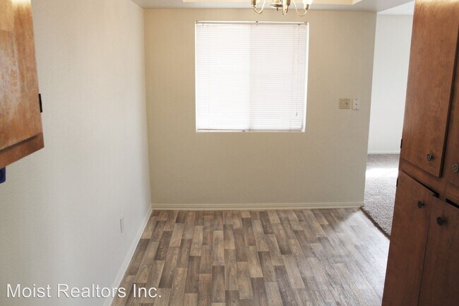 Building Photo - 13383 3rd St