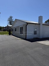 Building Photo - 404 W Main St