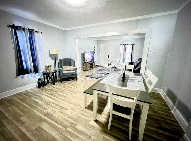 Foto del edificio - 3004 E Michigan St