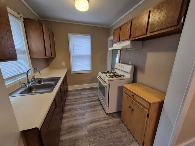 Foto del edificio - 2 Bedroom, 1 Bathroom Home with Deck