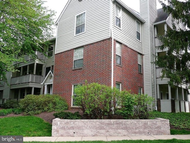 Building Photo - 3903 Penderview Dr