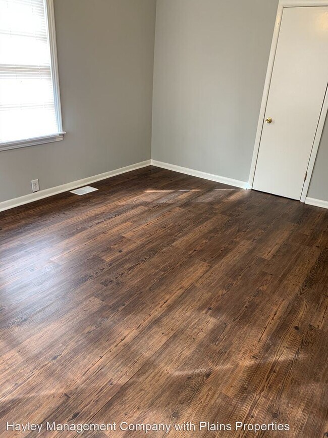 Foto del edificio - 3 br, 1 bath House - 301 S 3rd Street