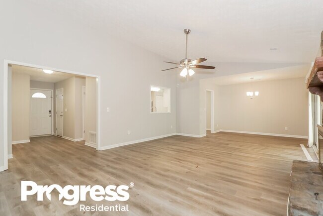 Foto del edificio - 2138 Indian Trail Lilburn Rd NW