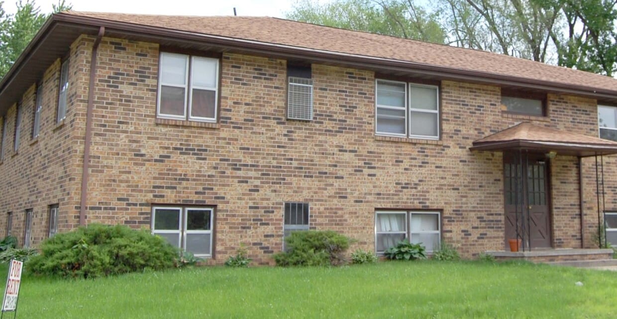317 E Wood St, Polk City, IA 50226 Apartments in Polk City, IA