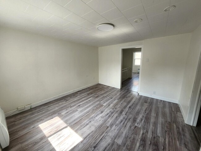Building Photo - 135 Market Pl