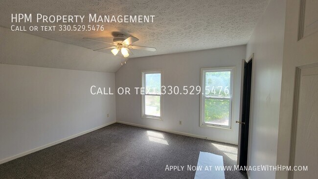 Building Photo - 537 Allyn St