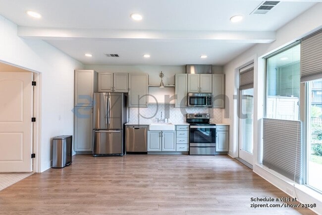 Building Photo - 4704 Sunset Trail