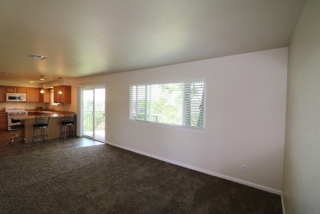 Building Photo - 4445 Dogwood Ln