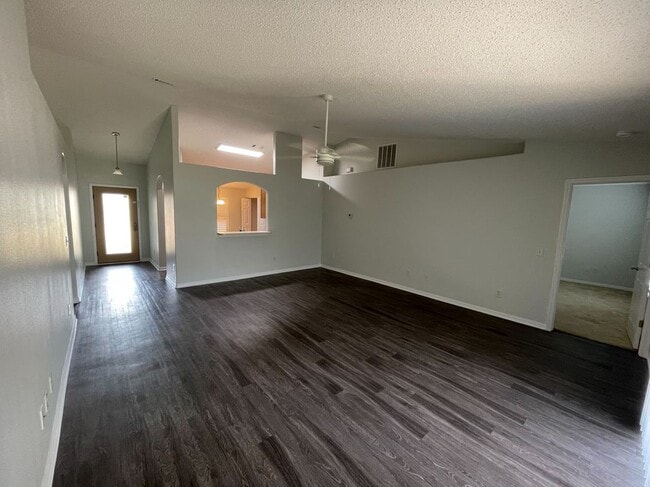 Building Photo - 71 Kashmir Trail