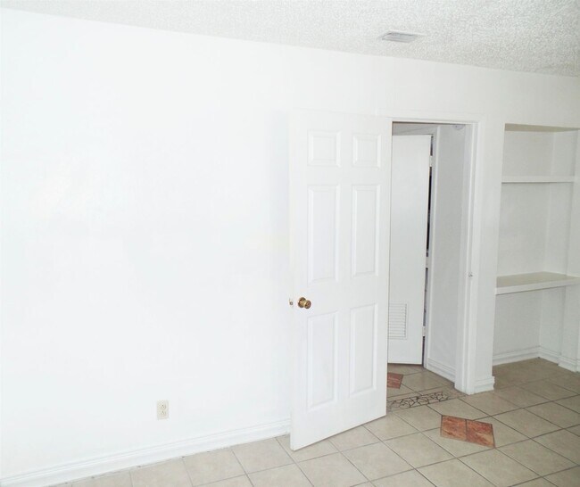 Building Photo - 3109 Atkinson Ave