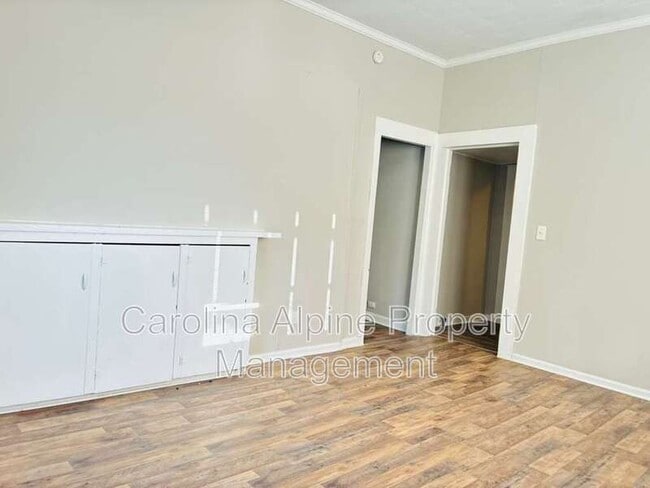 Foto del edificio - 321 N Poplar St